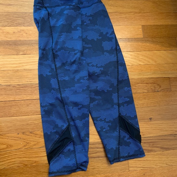 Set of 2 High Waist Capri Leggings - Picture 6 of 9